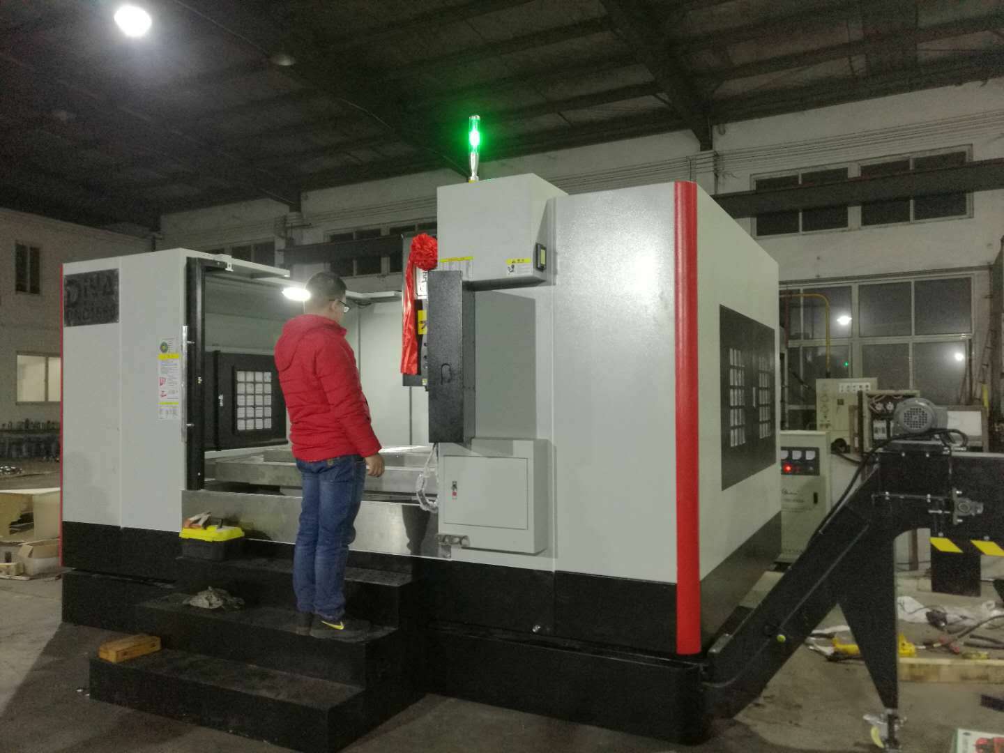 CNC1890加工中心兩臺(tái)